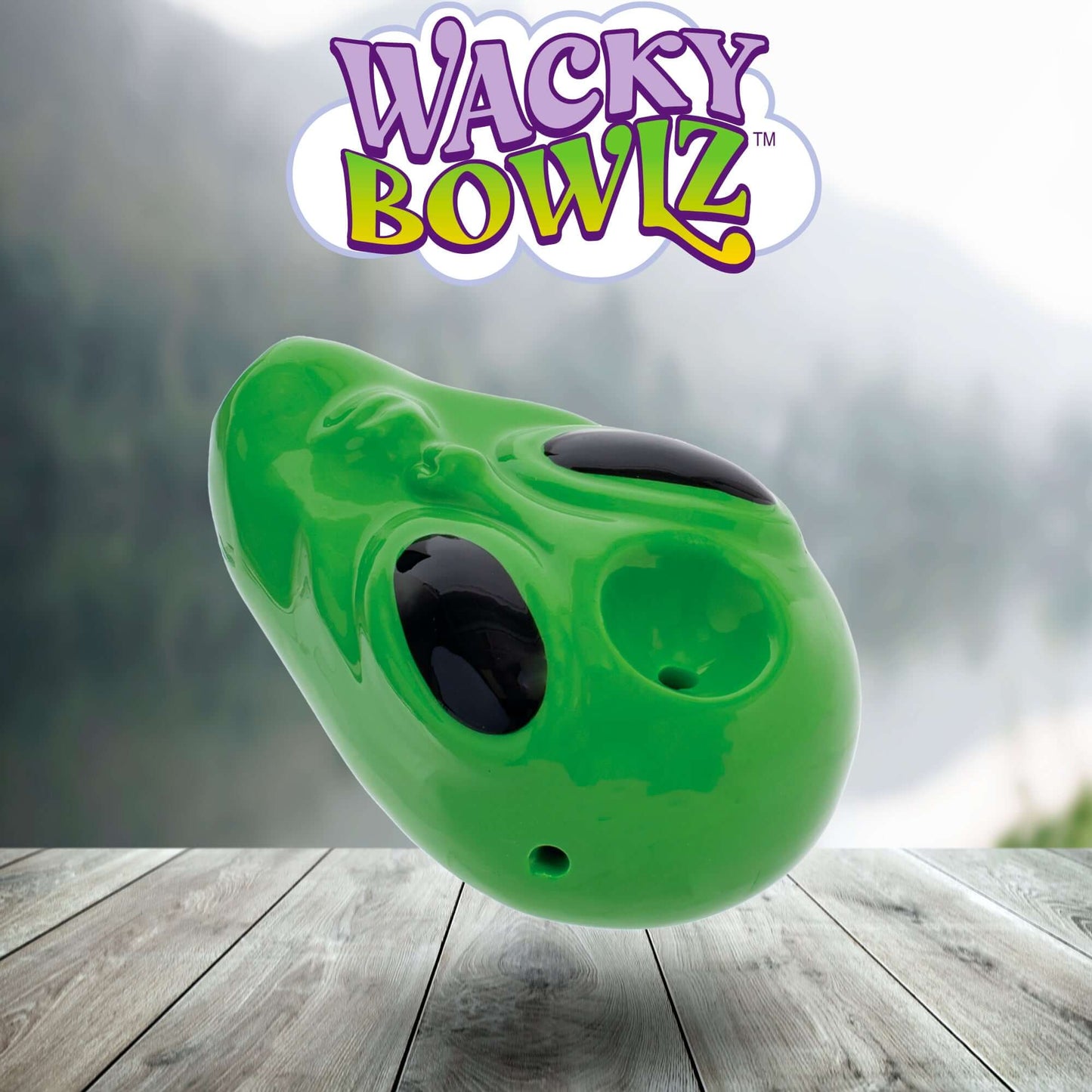 3.5" Green Alien Ceramic Pipe - Wacky Bowlz